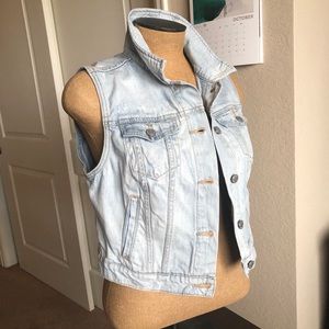 3/$15 🦉 Old Navy Denim Vest